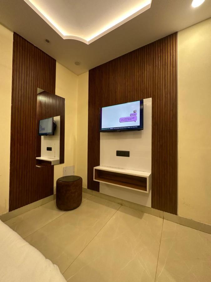 Hotel Mahalaxmi deluxe New Delhi Luaran gambar