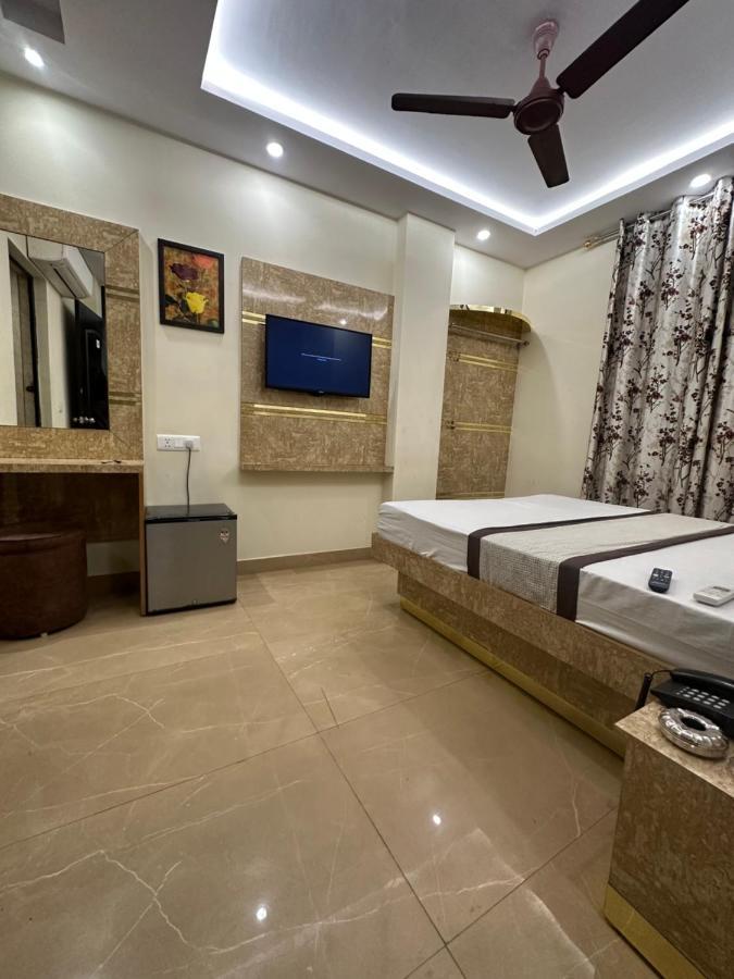 Hotel Mahalaxmi deluxe New Delhi Luaran gambar