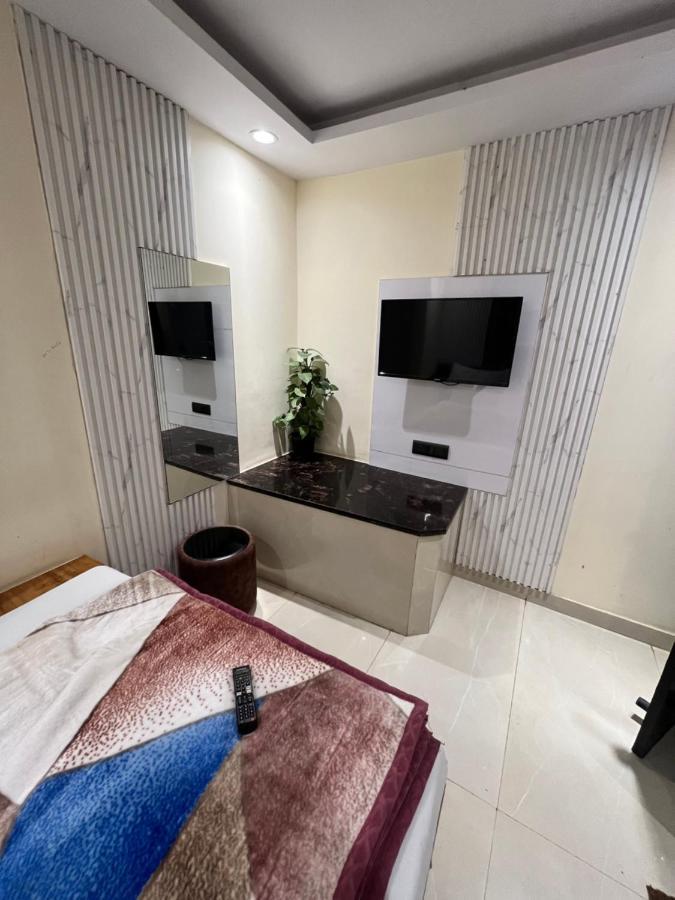 Hotel Mahalaxmi deluxe New Delhi Luaran gambar